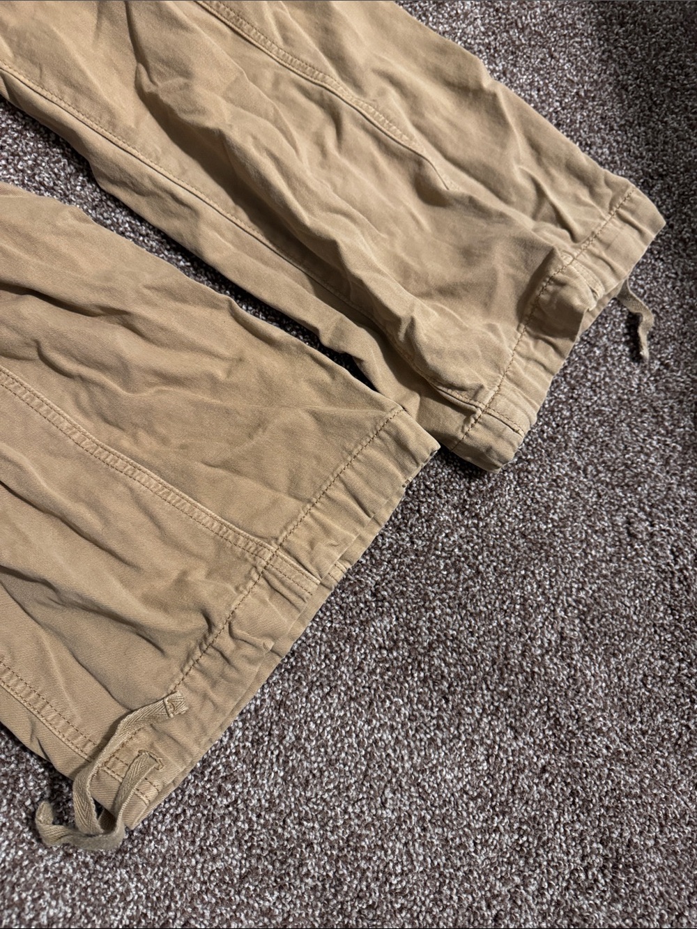 Relaxed Fit Cargo Pants in Khaki with Elastic Waist - Picture 5 of 6